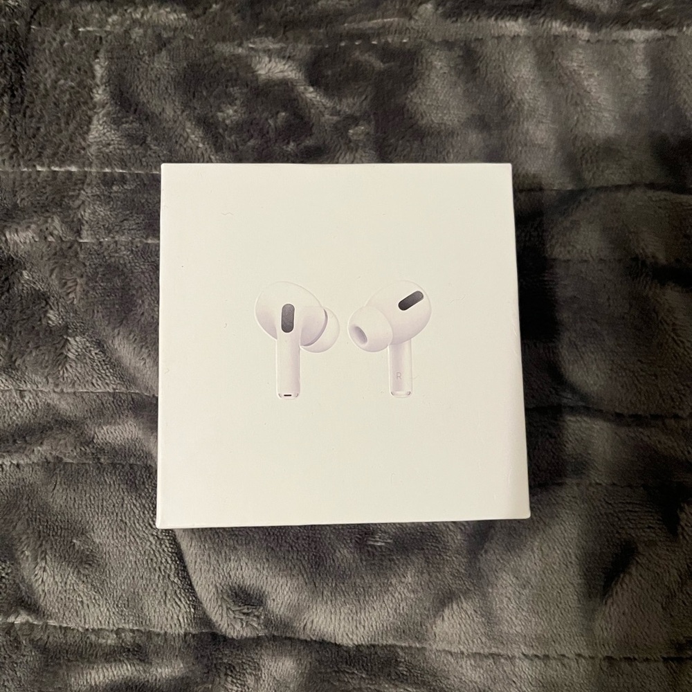 Apple White Wireless AirPods Pro’s, 1st Generation
BRAND NEW!